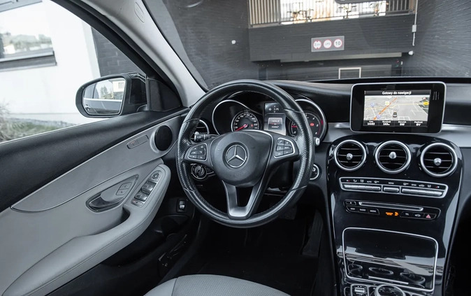Mercedes-Benz Klasa C cena 73900 przebieg: 146000, rok produkcji 2016 z Radom małe 704